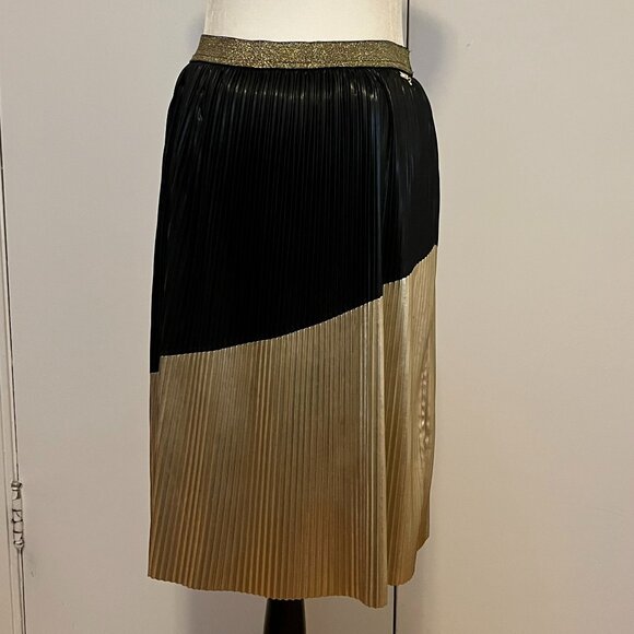 GUESS Metallic Pleated Skirt - Picture 2 of 12
